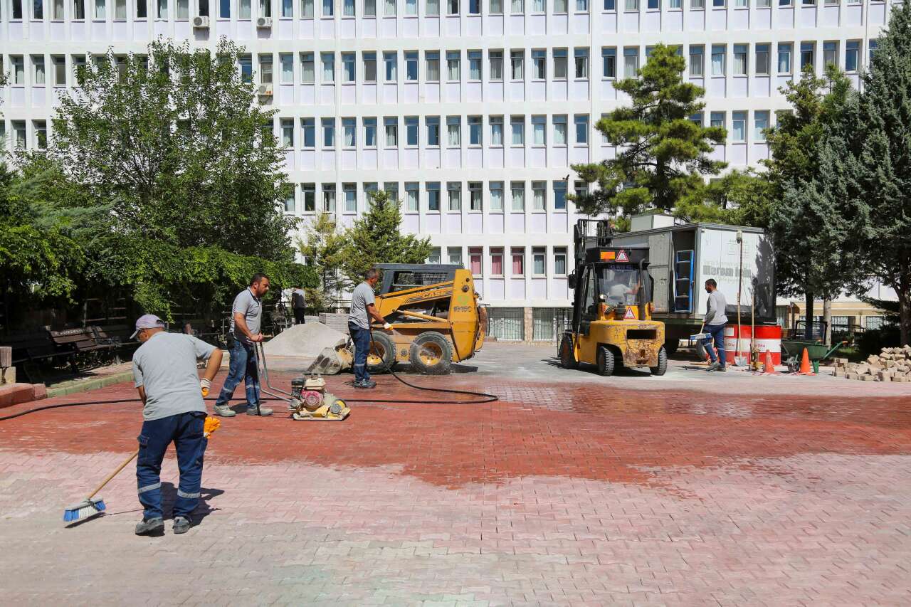 Konya’da yaz mesaisi hız kesmiyor! Meram'da 25 mahalle aynı anda yenileniyor 2